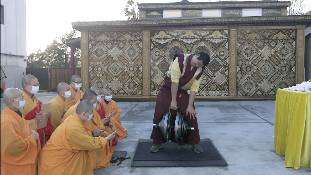 拿杵上座必須用活把手金剛鉤，不能用輔助帶