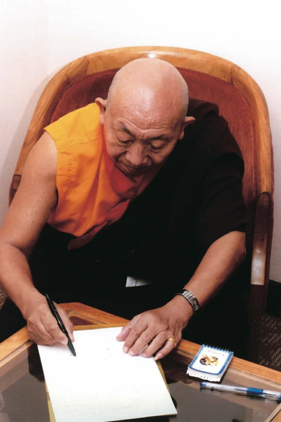 H.E. Dzogchen Ganor Rinpoche affirmed through meditative realization that H.H. Dorje Chang Buddha III revealed the complete Buddha-dharma, and that A Treasury of True Buddha-Dharma embodies the 84,000 Dharma methods.